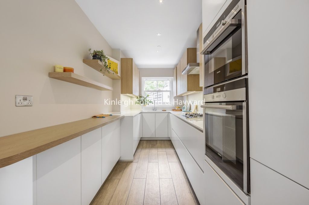 Property photo 2 of 11 1cd25341-97Ad-45Dd-9