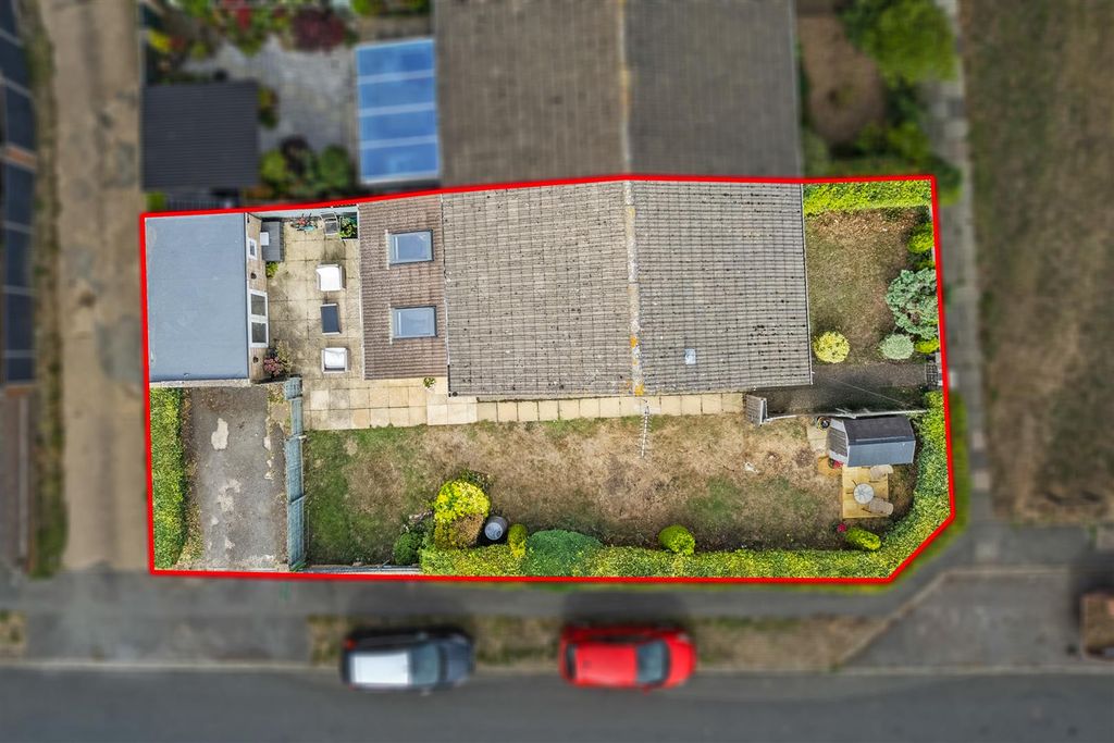 Property photo 2 of 27