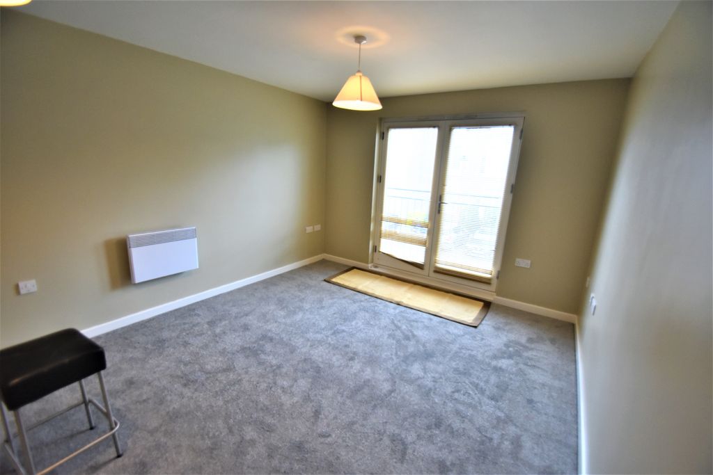 Property photo 3 of 9 Photo 03