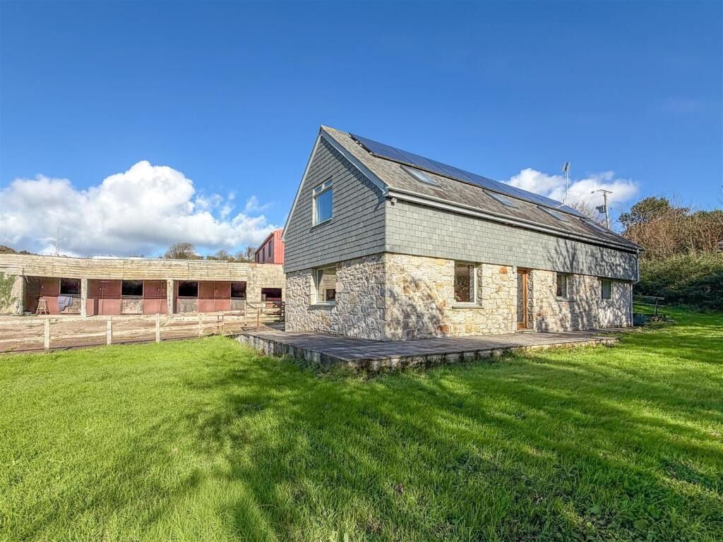 Property photo 1 of 18 4839300