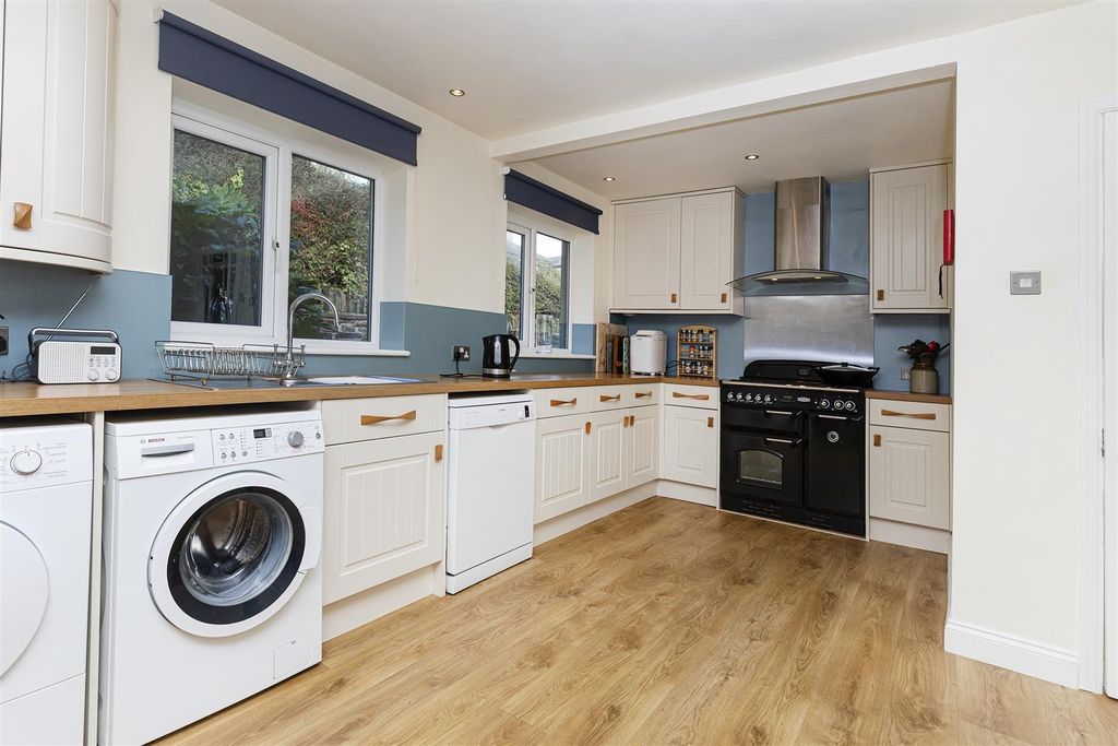 Property photo 3 of 50