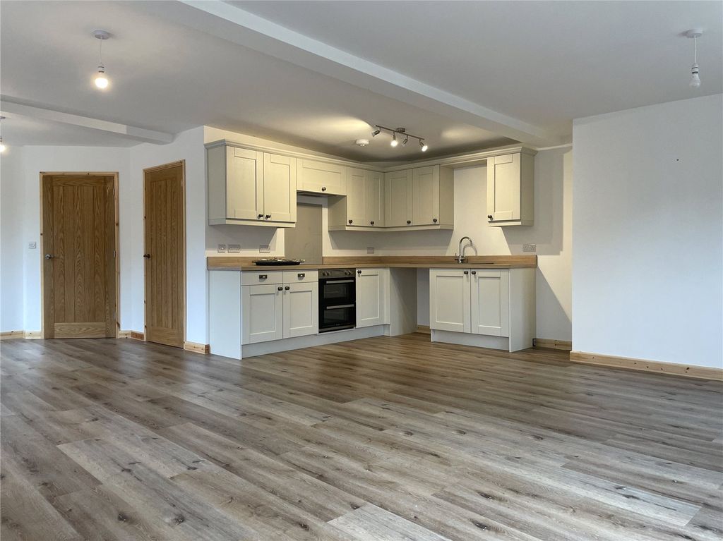Property photo 1 of 10 Picture No. 02