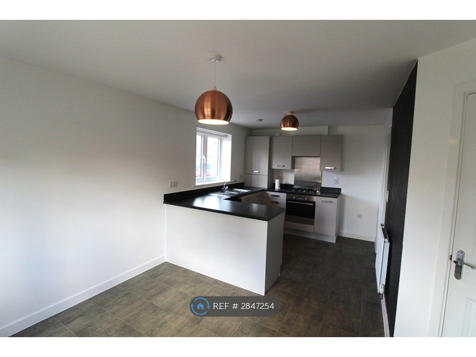 Property photo 3 of 12 Kitchen Dinner