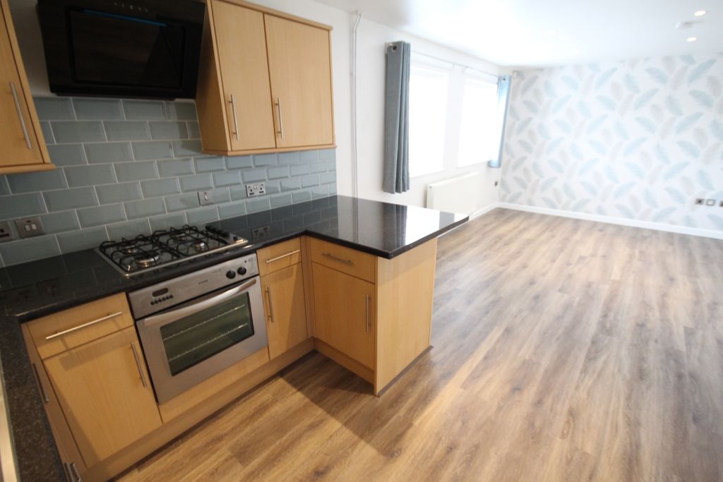 Property photo 3 of 10 Kitchen / Living Room