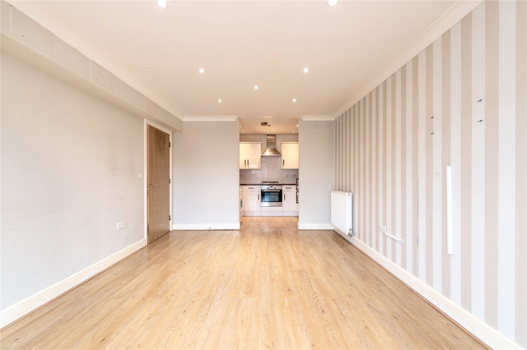 Property photo 3 of 14 Picture 3