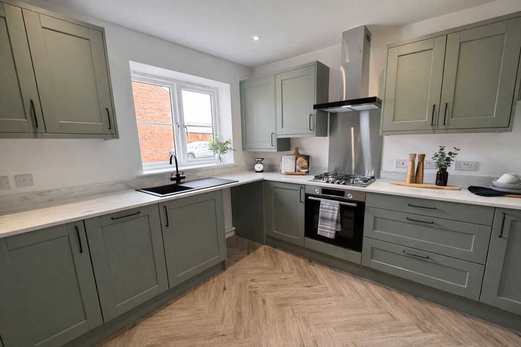 Property photo 2 of 23