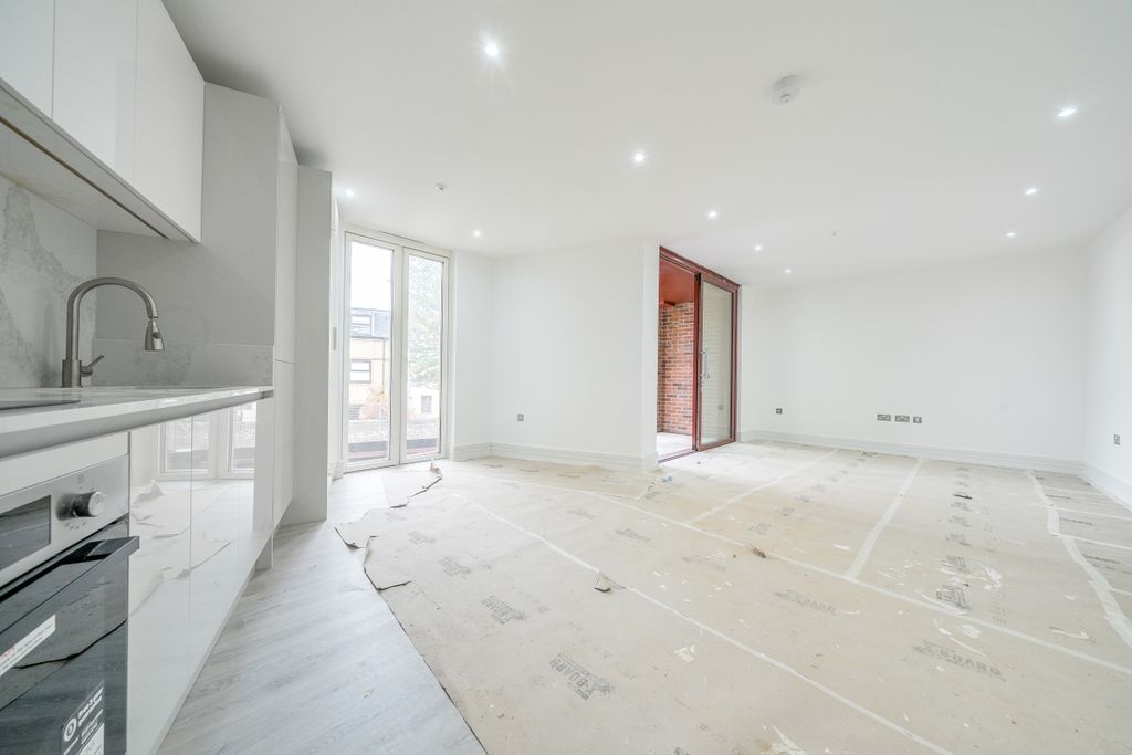 Property photo 2 of 24 1363362-7-68E4Da9...