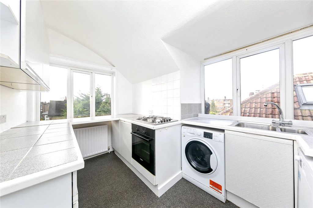 Property photo 3 of 7 Picture No. 02