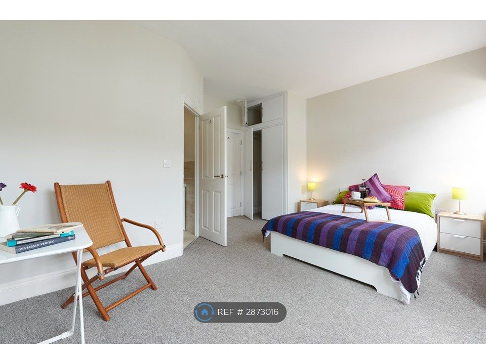 Property photo 3 of 11 Bedroom