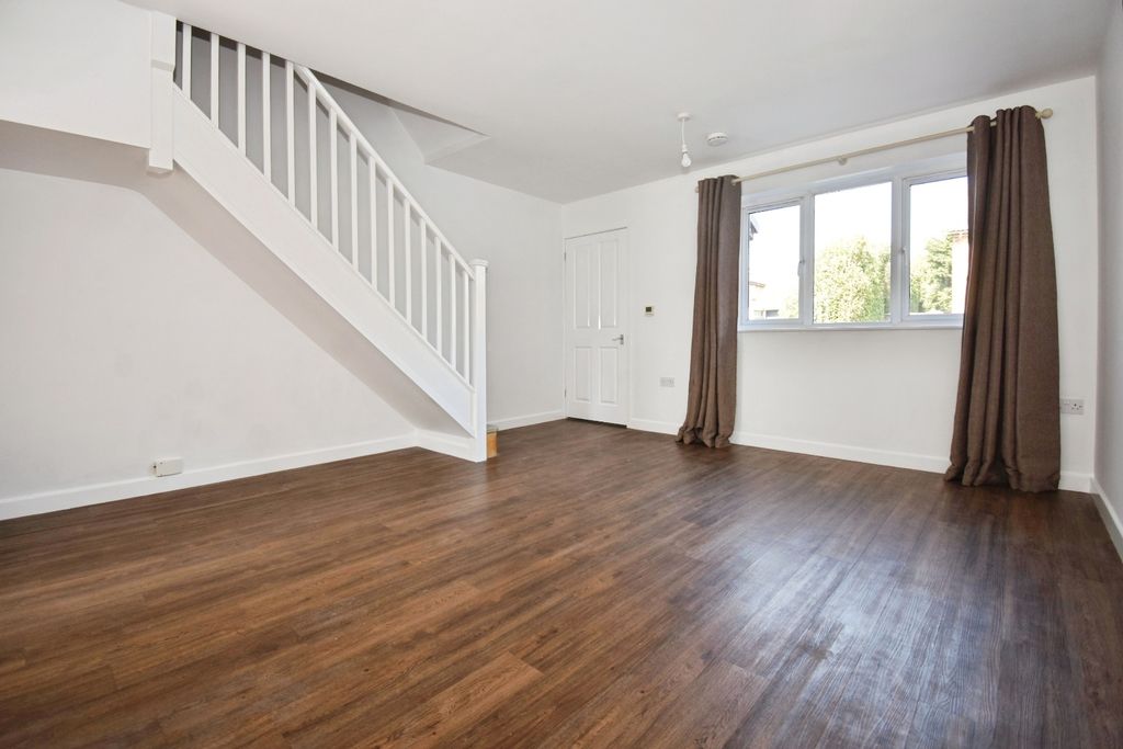 Property photo 3 of 11 Living Room