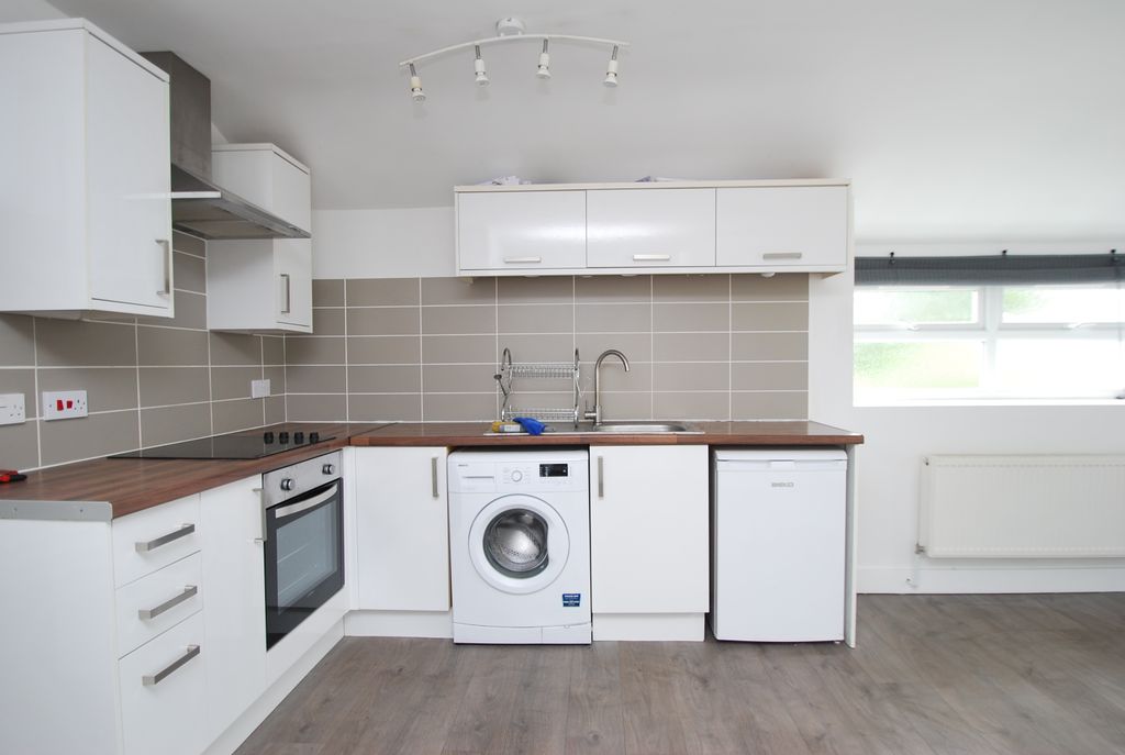 Property photo 1 of 7 Kitchen