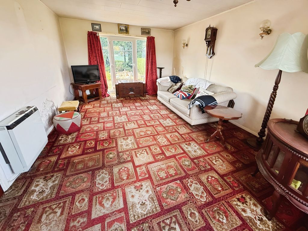 Property photo 3 of 11 Photo #3
