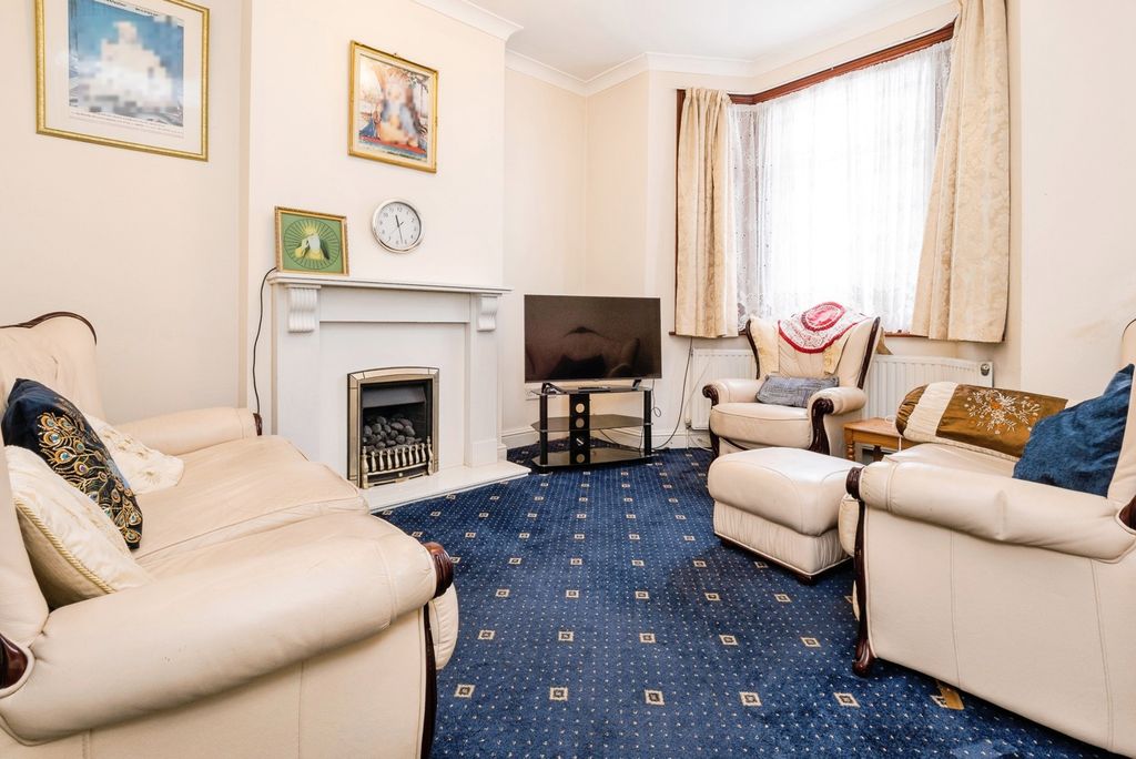 Property photo 2 of 19 Pbox-Img.Jpg