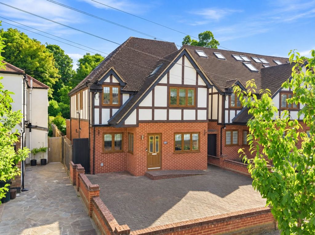 Property photo 1 of 29