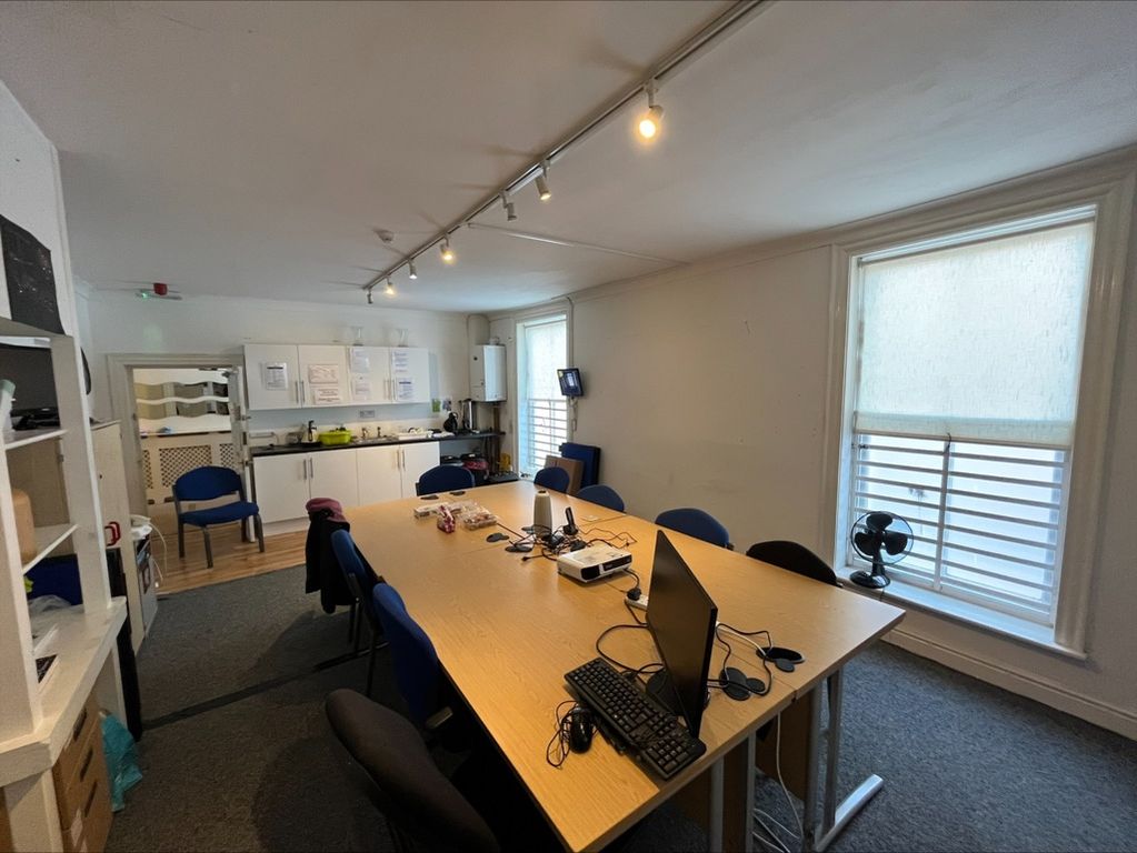 Property photo 2 of 5 Photo 5