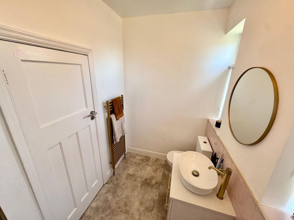 Property photo 3 of 15 Photo 6