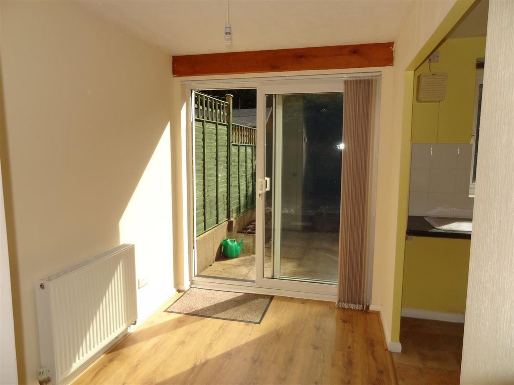 Property photo 3 of 7 Dining Area