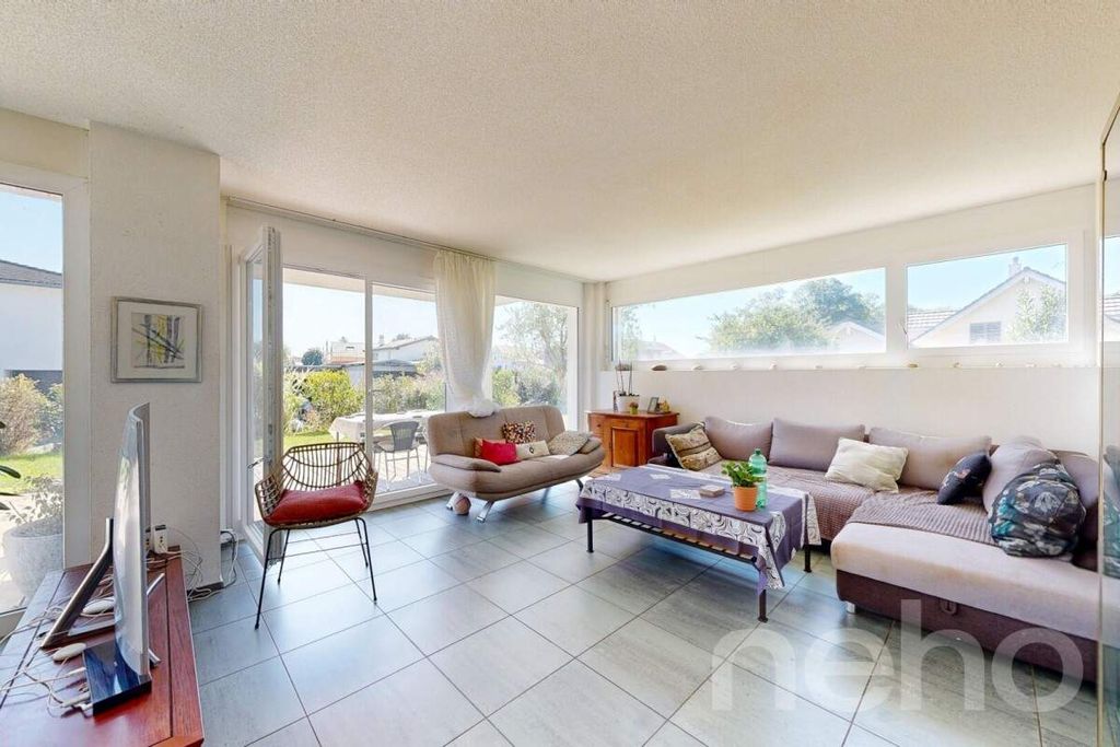 Property photo 3 of 12