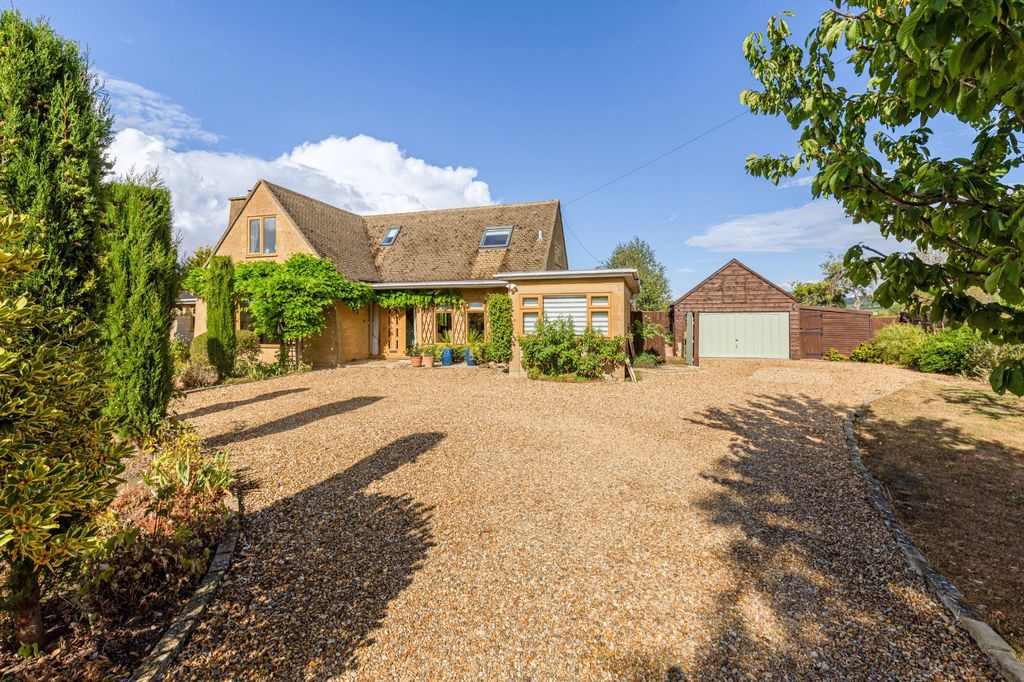 Property photo 1 of 17 Stoneways