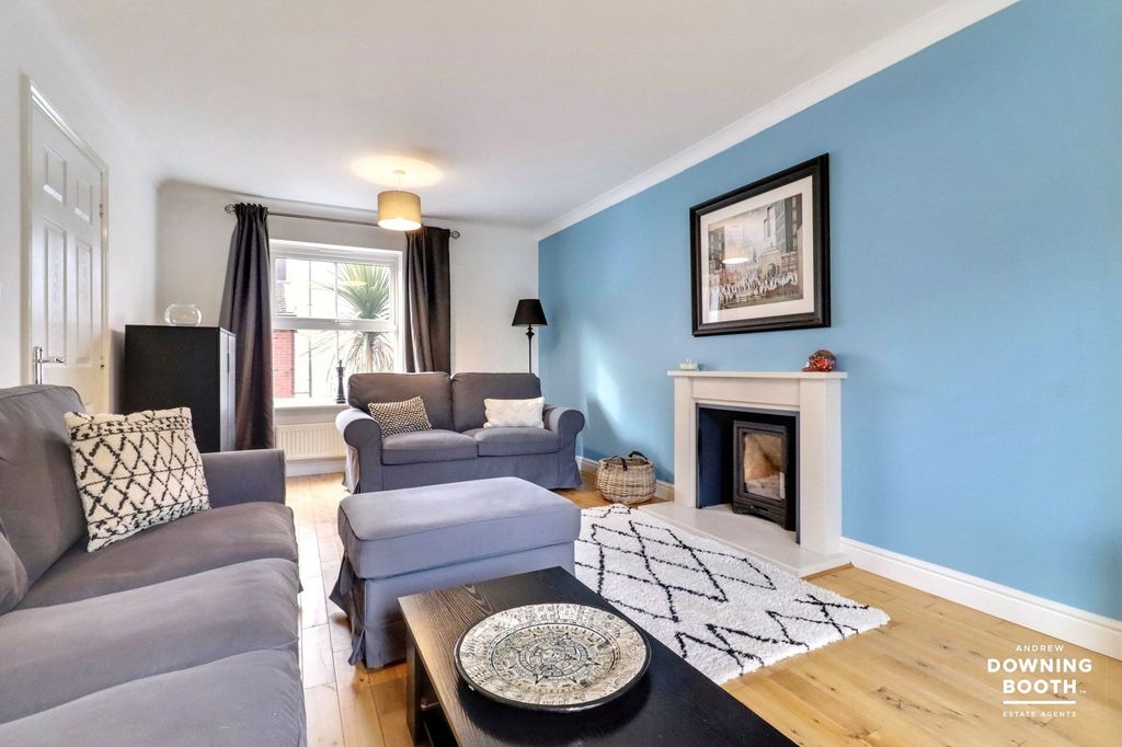 Property photo 3 of 33