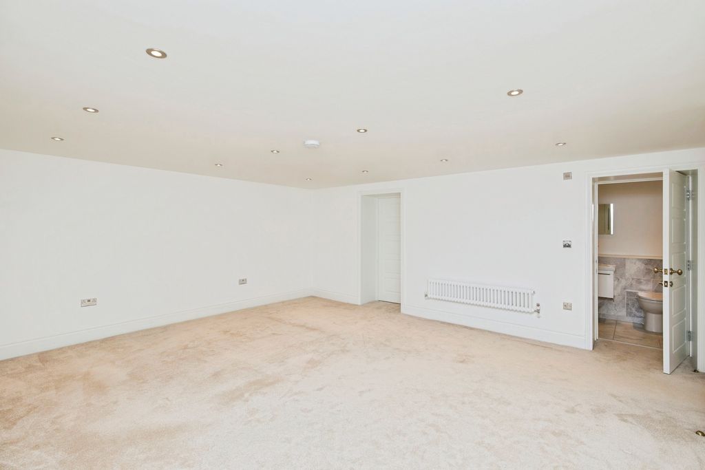 Additional image 15 of 2 bed flat for saleSt. Marys Gate, Derby, Derbyshire DE1