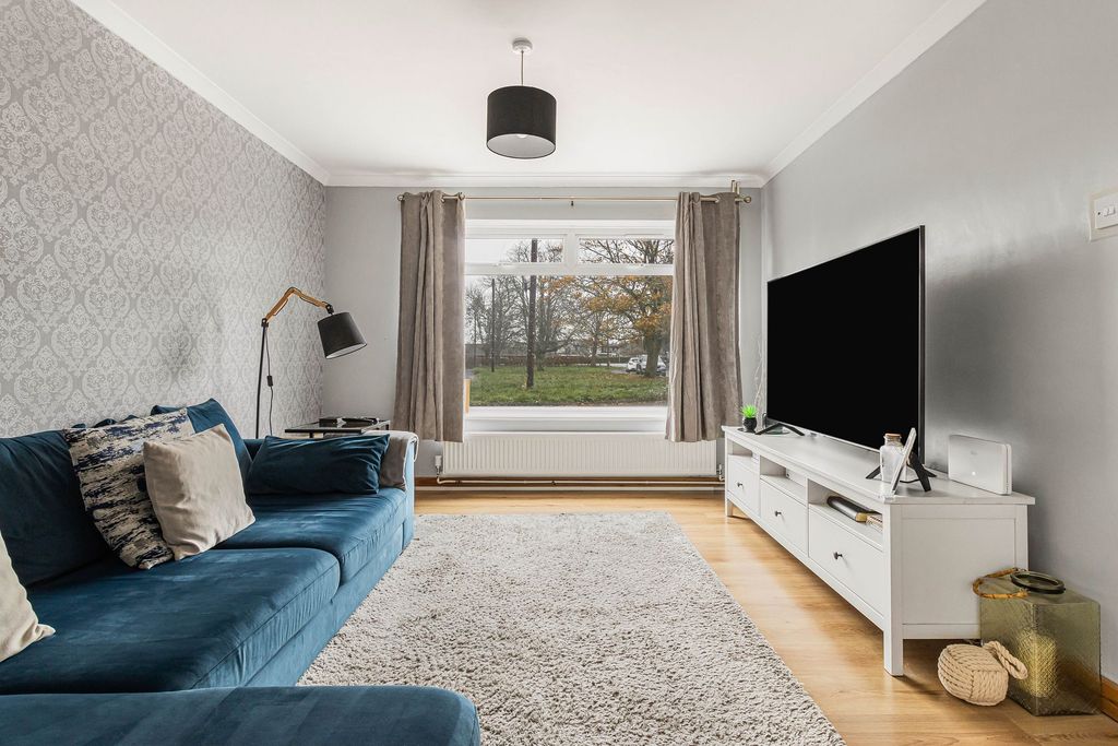 Property photo 2 of 21