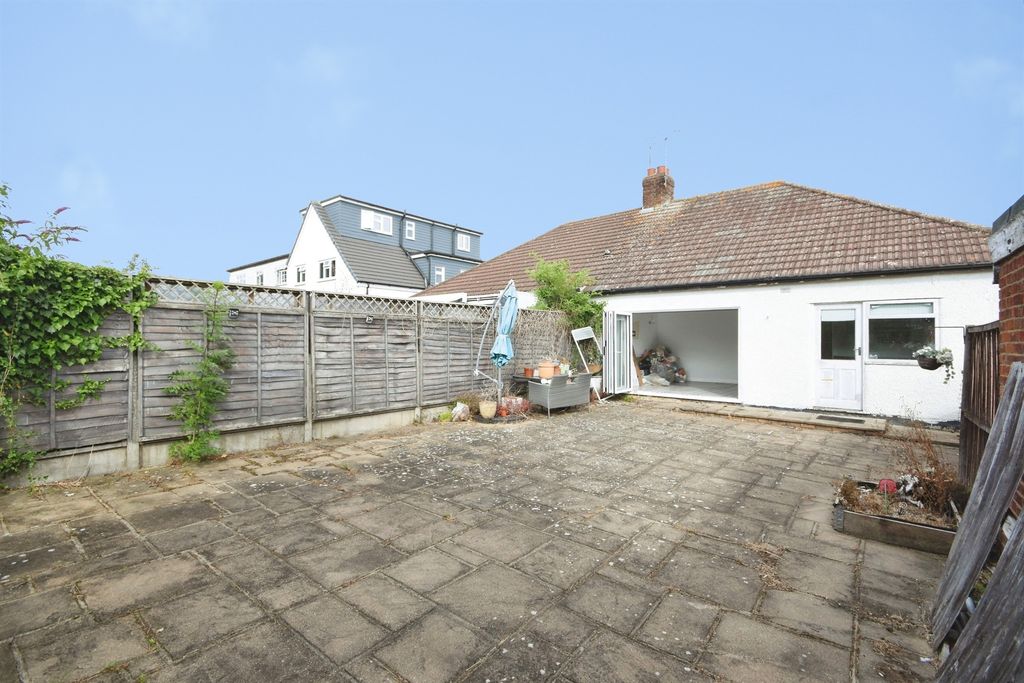 Property photo 2 of 8