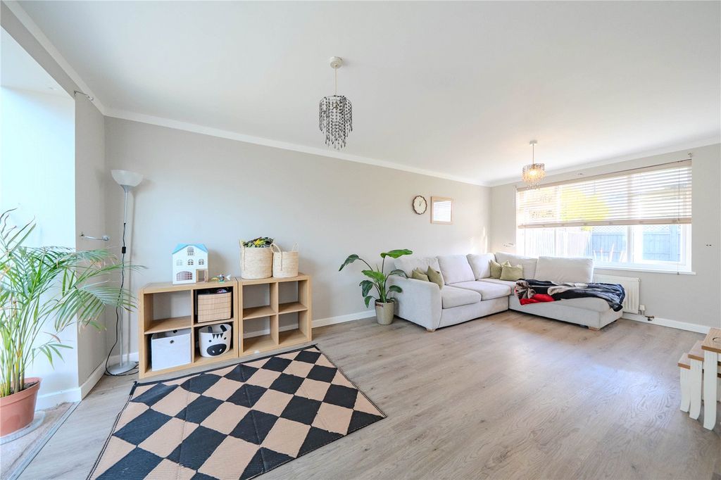 Property photo 2 of 18 Picture No. 21