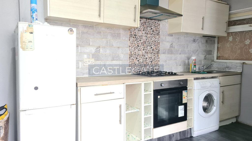 Property photo 2 of 11 20251028_133601