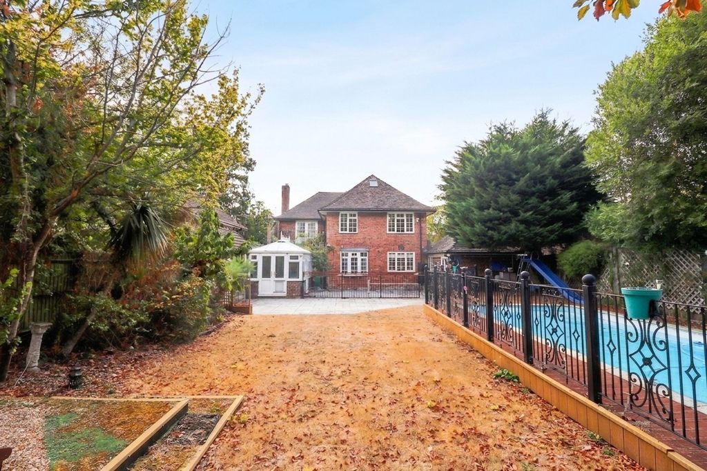 Property photo 3 of 16