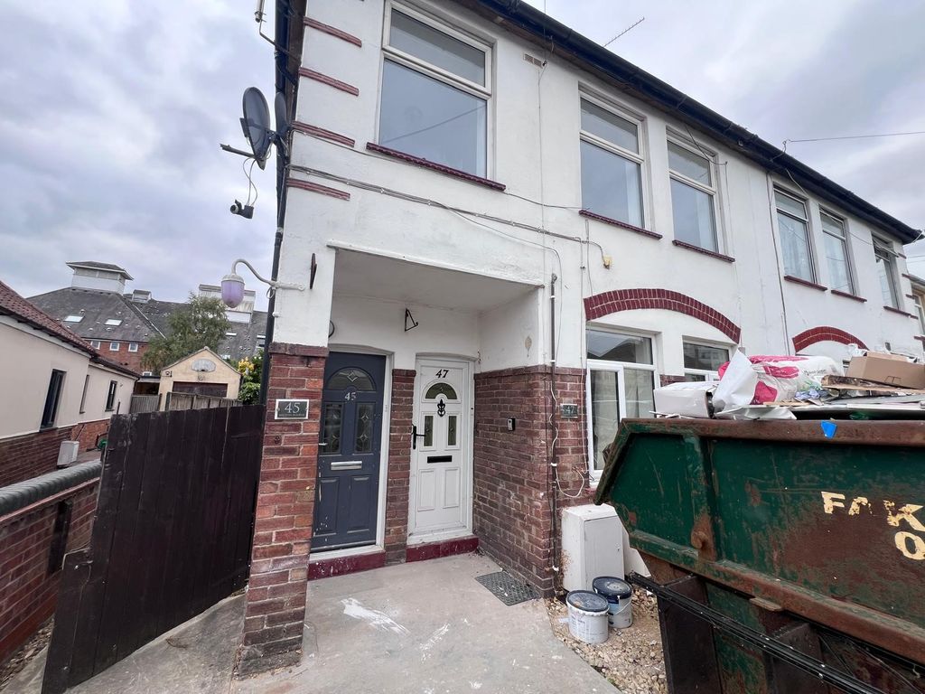 Property photo 2 of 8 Dining Room