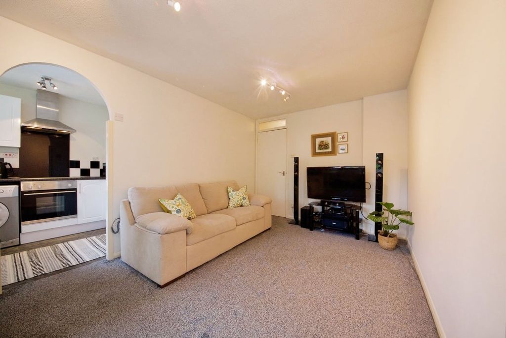 Property photo 3 of 10
