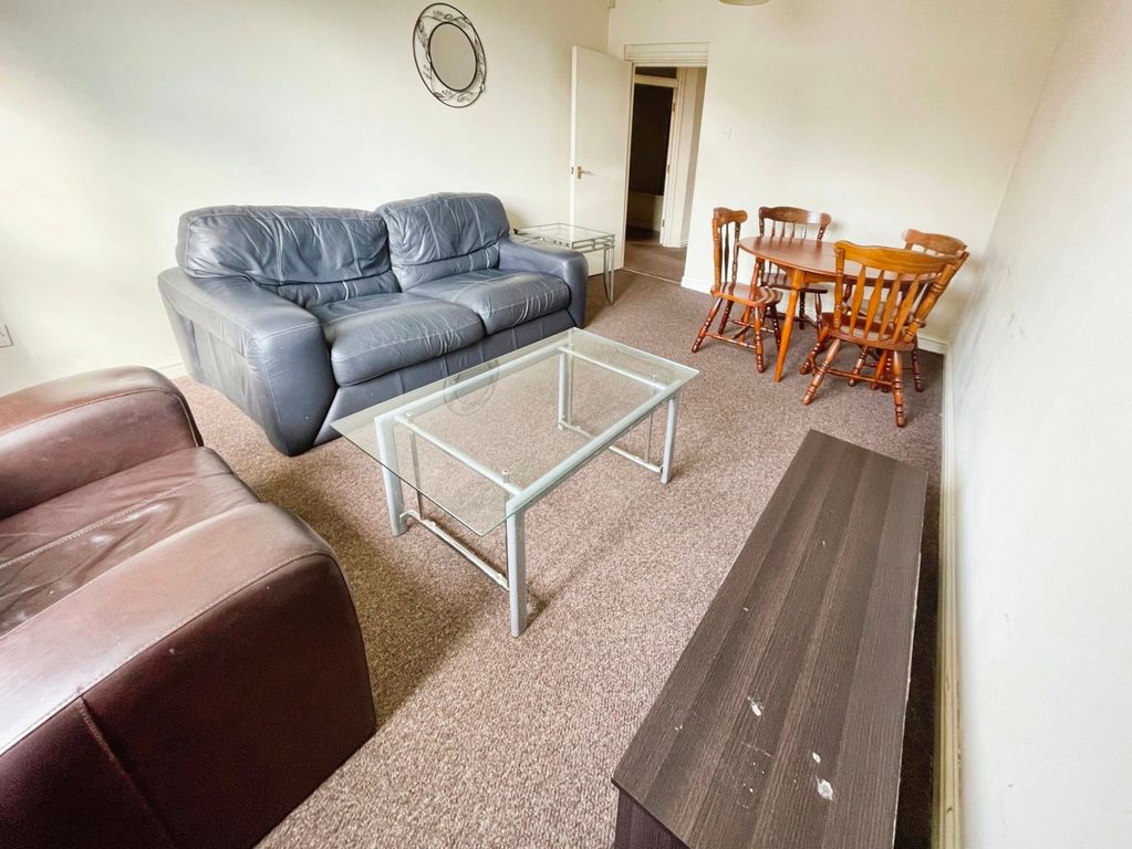 Property photo 3 of 16 Picture No. 11