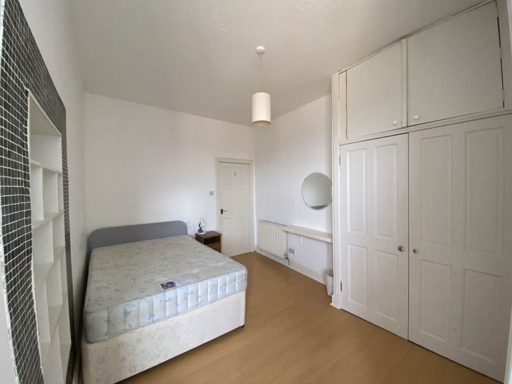 Property photo 3 of 6 Img-3097