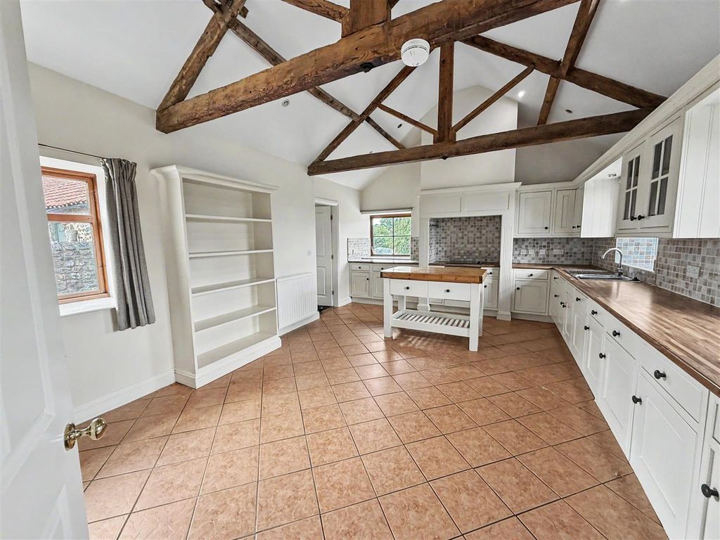 Property photo 3 of 18 Kitchen/Dining Room