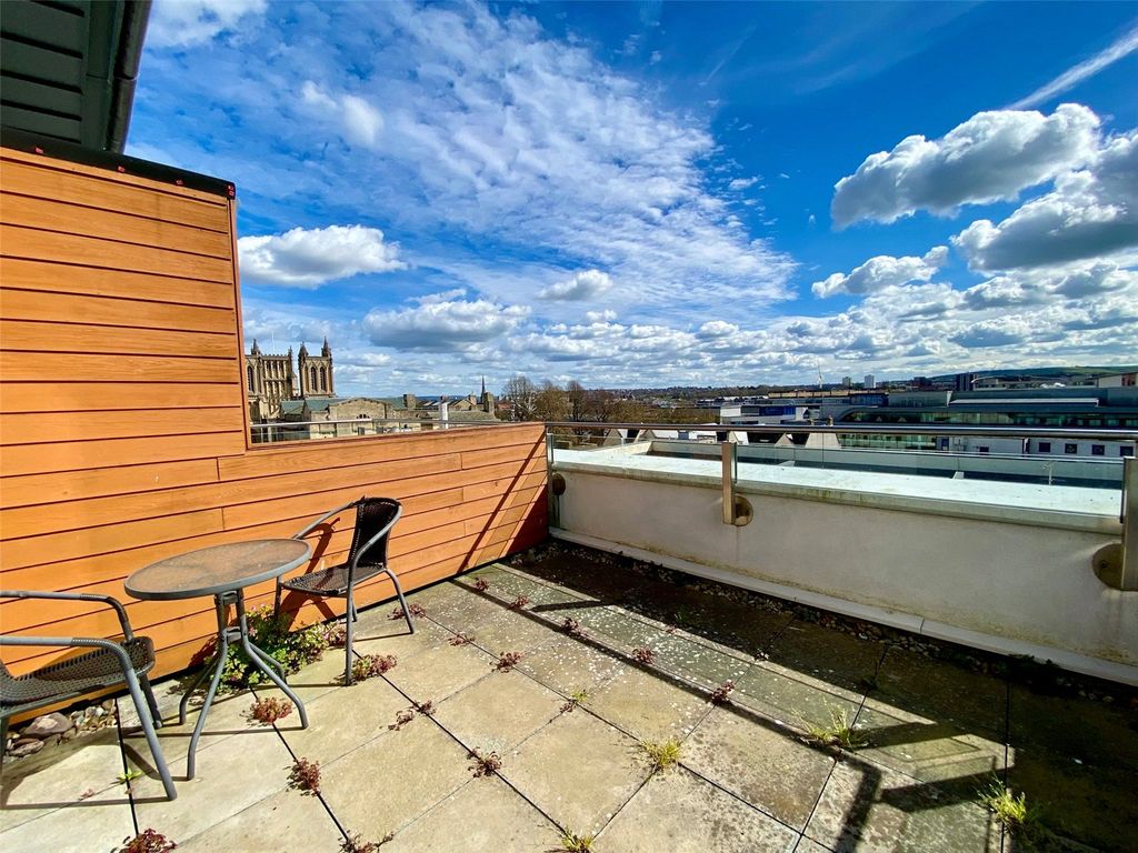 Property photo 2 of 18 Picture No. 10