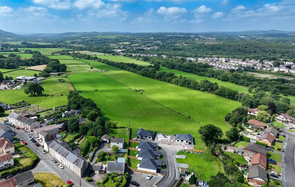 Property photo 3 of 13 Nick 2-2770.Jpg