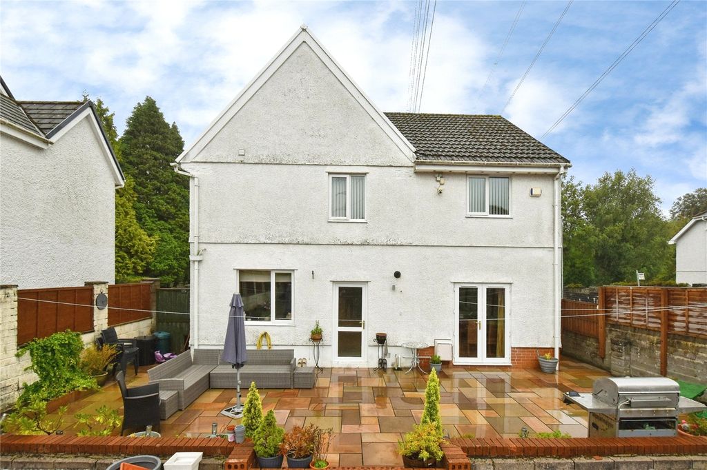 Property photo 2 of 24 Picture No. 05