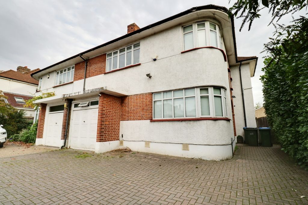 Property photo 2 of 7 4306621