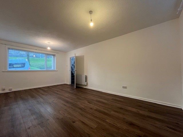 Property photo 3 of 14 Living Room