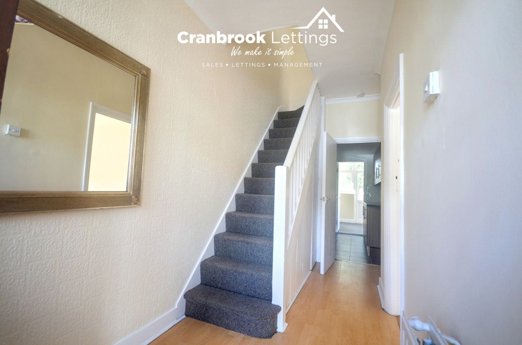 Property photo 1 of 13 3 Bed Terraced House To Rent Chadwell Heath Lane, Romford Rm6 4Yx