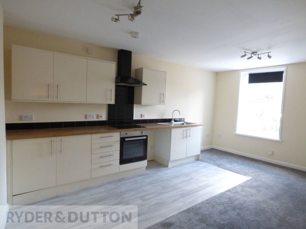 Property photo 3 of 10 Living/Kitchen