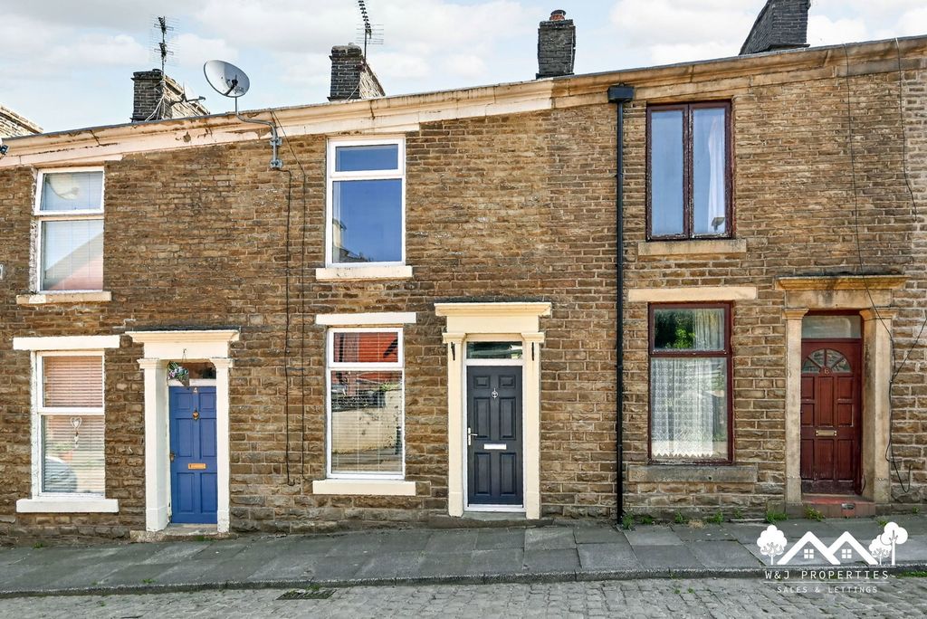 Property photo 1 of 28