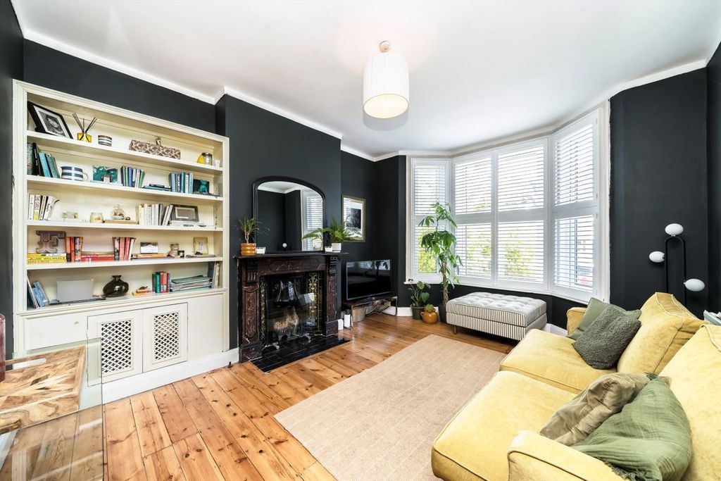 Property photo 2 of 10
