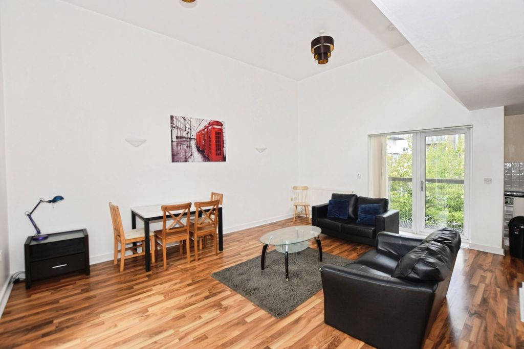 Property photo 1 of 17 Picture No. 04