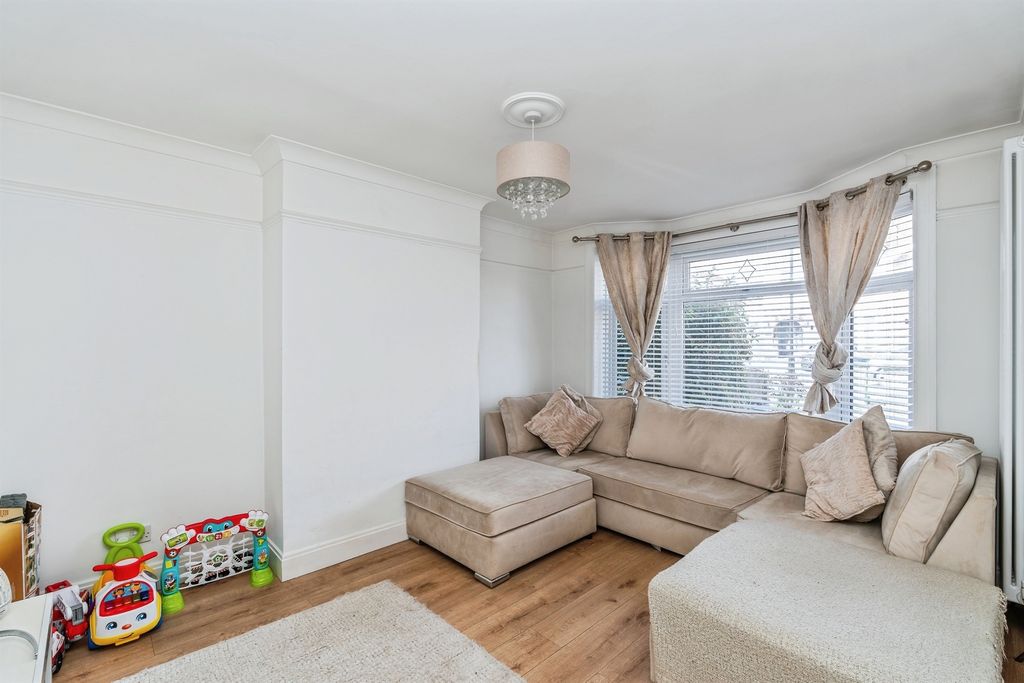 Property photo 2 of 19