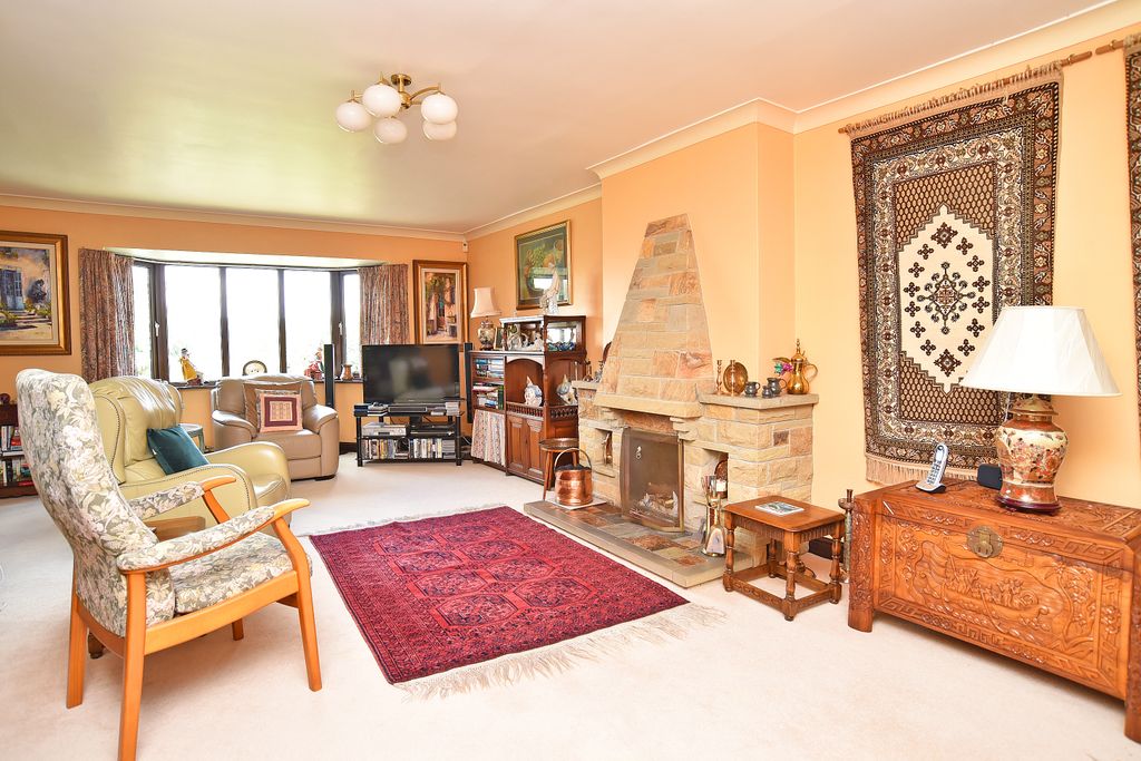 Property photo 3 of 17