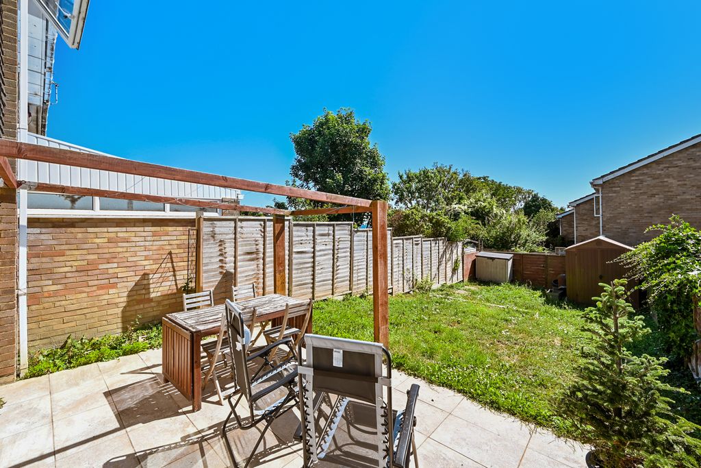Property photo 2 of 21