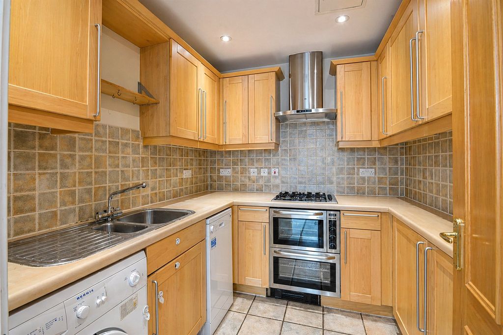 Property photo 2 of 5 Picture No. 12