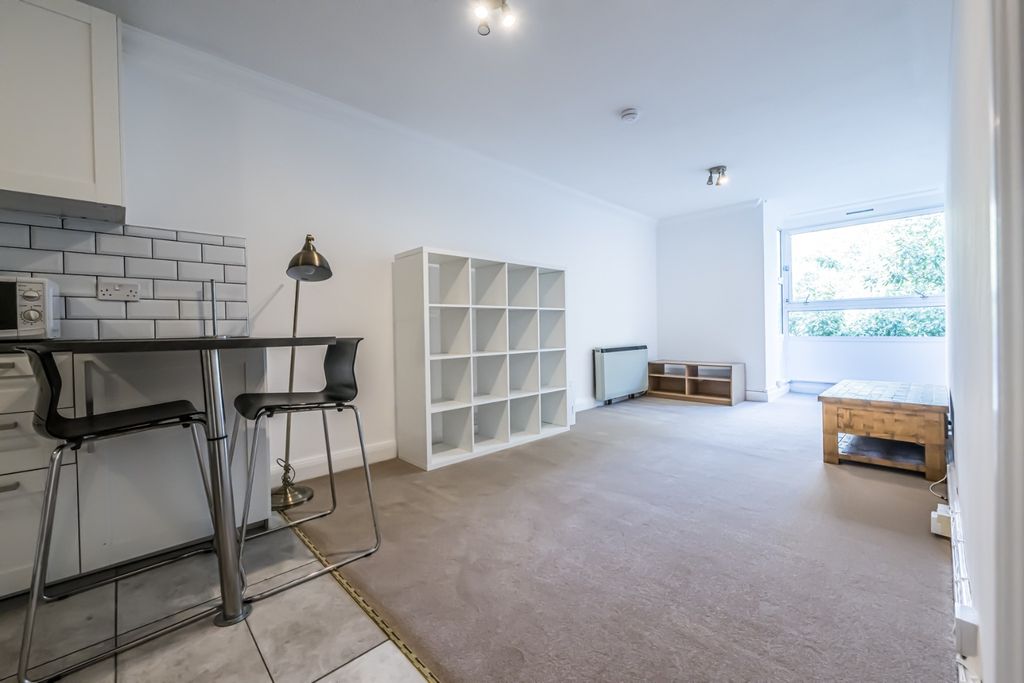 Property photo 3 of 19 4489003